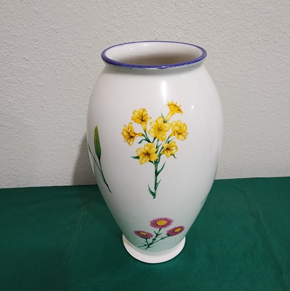 VINTAGE 10" FTD FLORAL CERAMIC VASE FLOWERS THAILAND